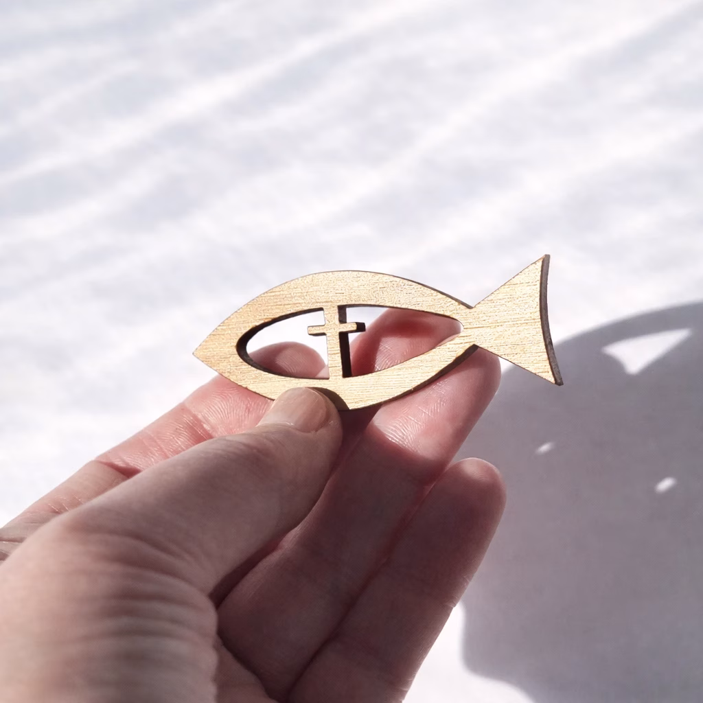 ichthys fisch, Tauffisch, tauffisch gestalten, tauffisch symbol, tauffisch bemalen, fisch christentum, ichthys-symbol, fisch zeichen, ichthys symbol, christliche symbole fisch, fisch symbolik, deko taufe fische, jesus fisch holz, konfirmation deko fisch, kommunion deko fisch